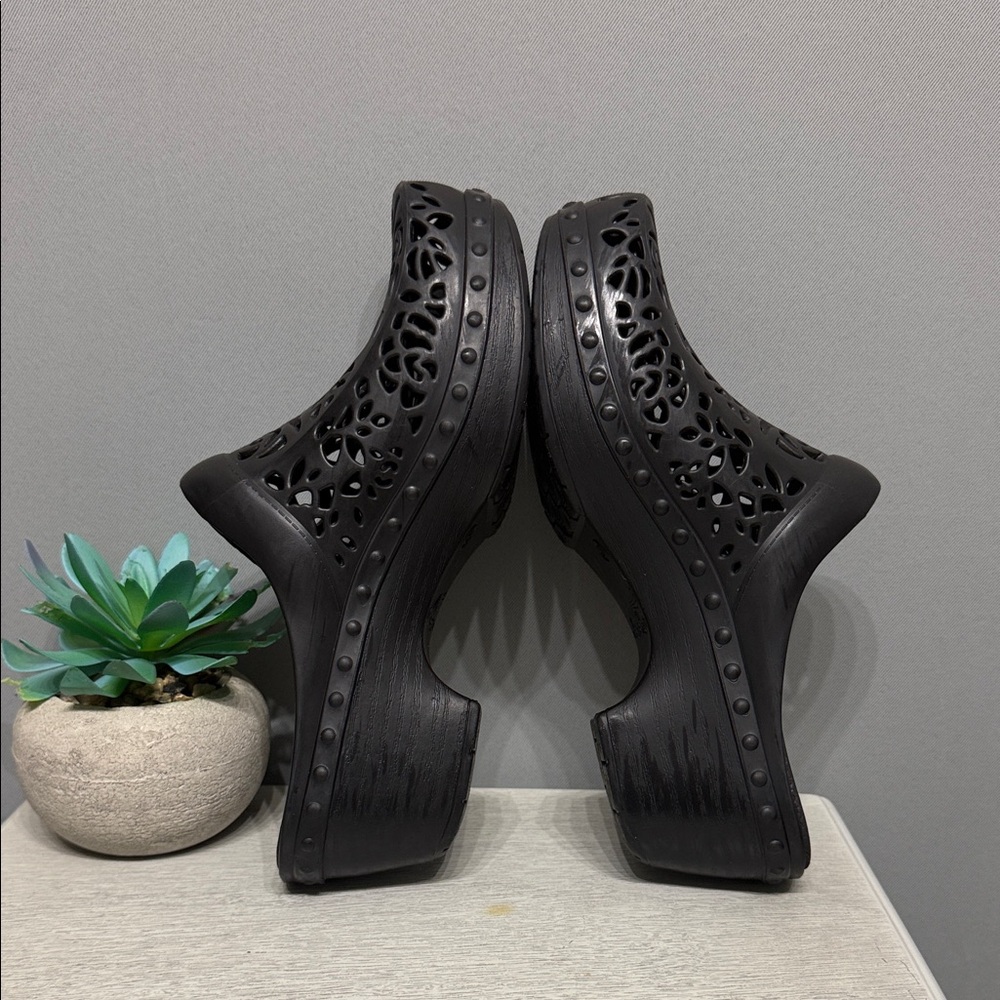 Dansko Pippa Molded Black Clogs Size 38EU / 7.5-8 US Style 1015-020200 - Picture 5 of 8